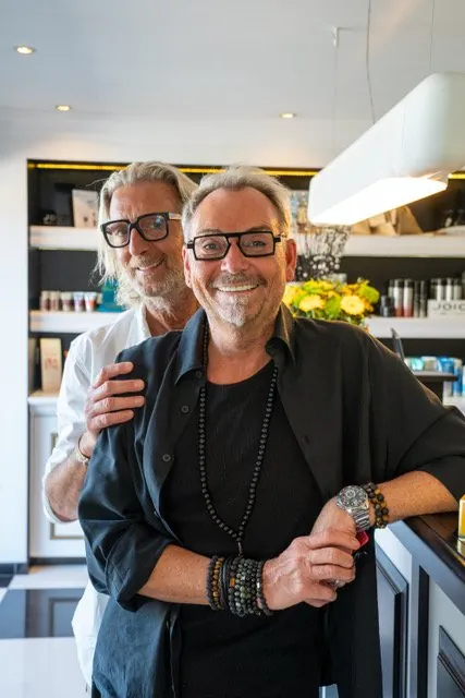 Kapper Steff en zijn man in het kapsalon